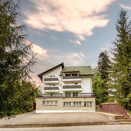 Dinvis Apartments Пояна Брашов Екстериор снимка