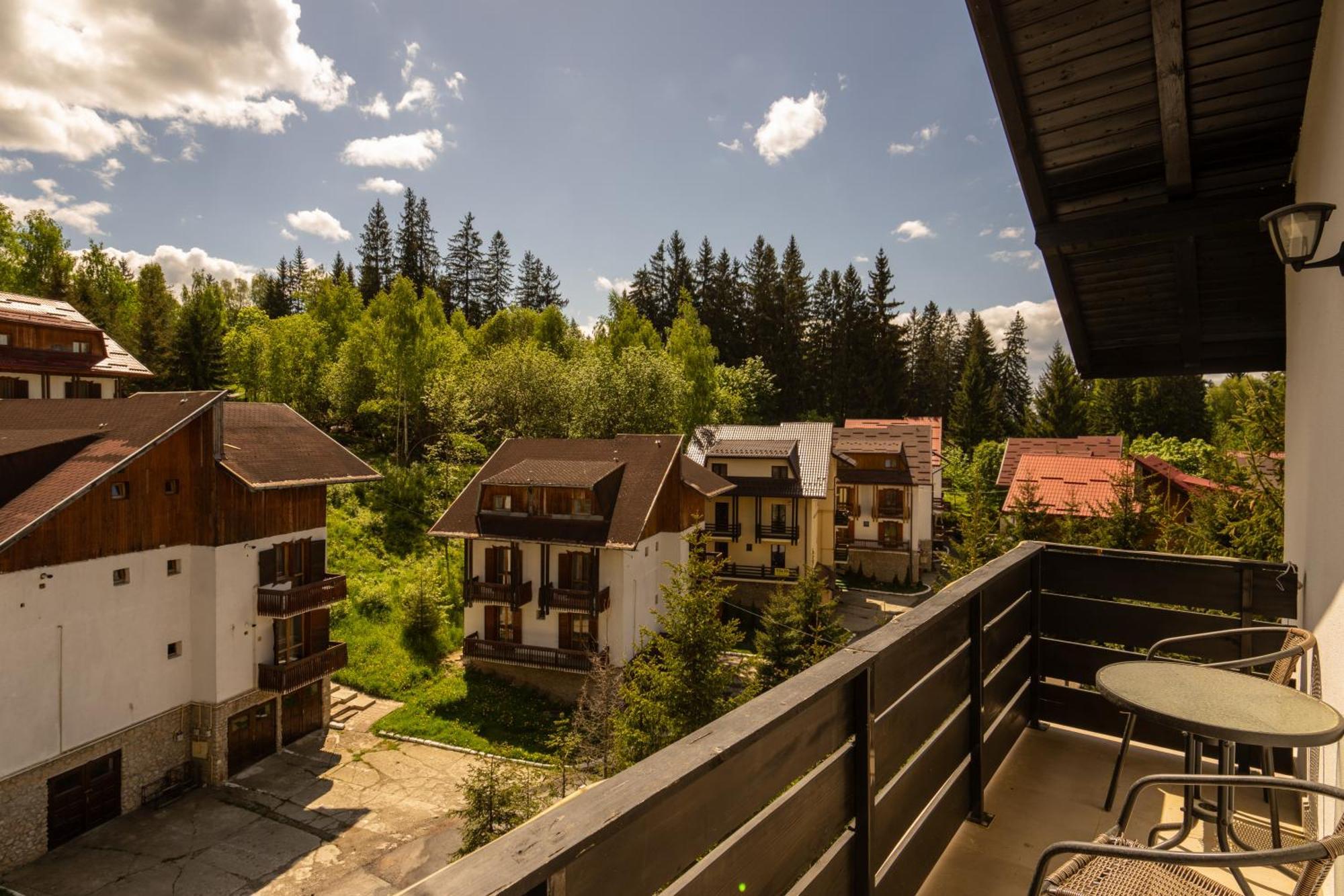 Dinvis Apartments Пояна Брашов Екстериор снимка