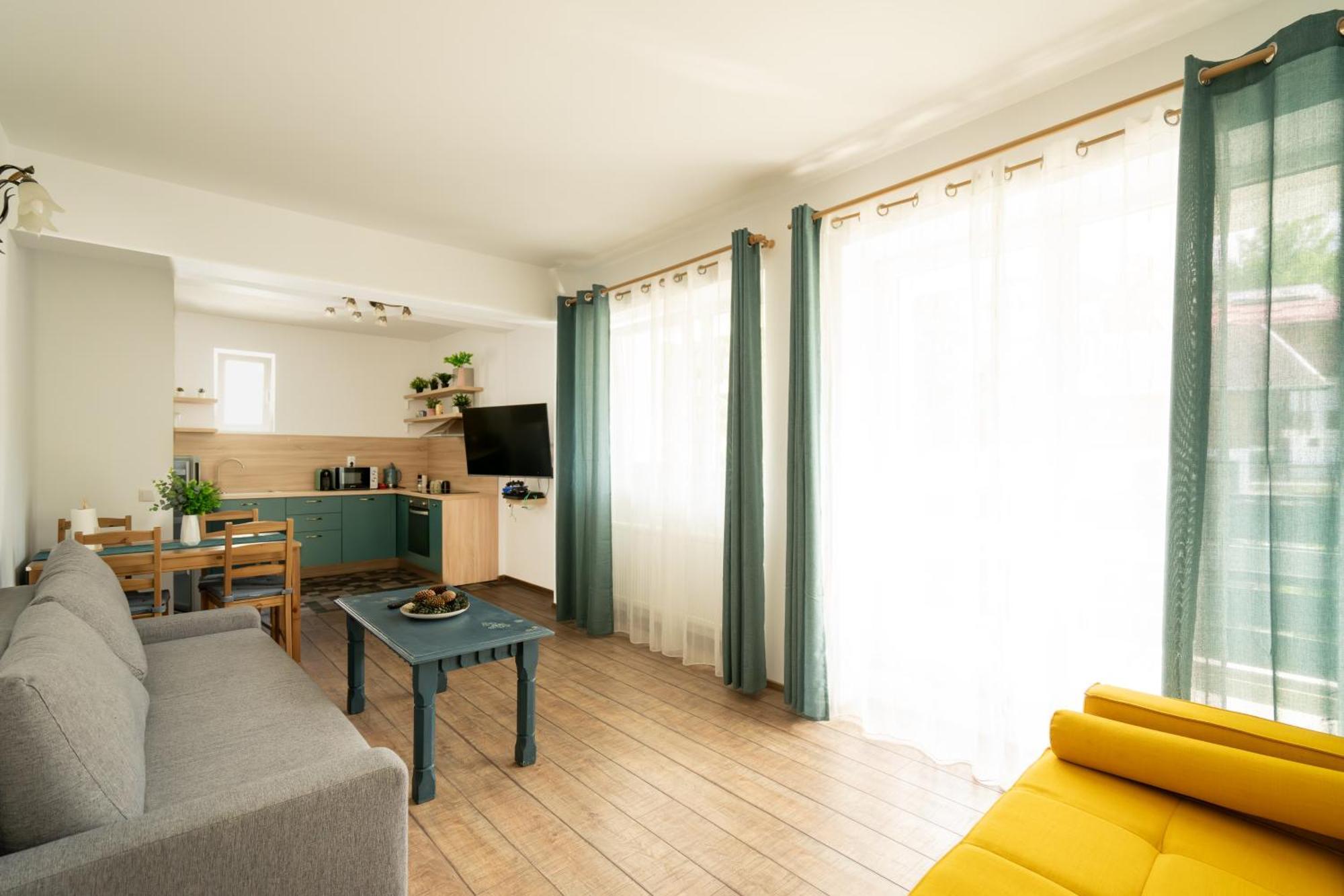 Dinvis Apartments Пояна Брашов Екстериор снимка
